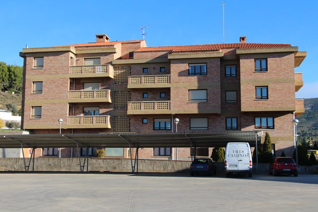 Aparthotel Tres Caminos El Grado Esterno foto